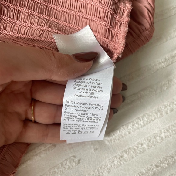 Women’s J. Crew Satin Blush Colored Blouse. Size Medium - Picture 3 of 3